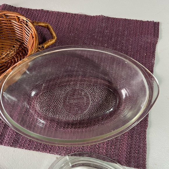 VINTAGE GLASSBAKE CASSEROLE DISH WITH LID & WICKER BASKET J235 1QT 29 USA 79 - Picture 5 of 9